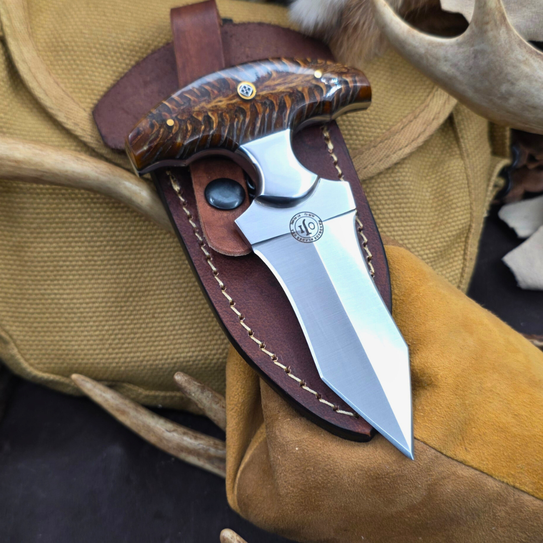 PUSH DAGGER AUS 10 STEEL Brown Pine Cone Handle